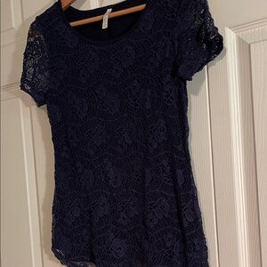 Leo & Nicole Elegant Navy Lace Top